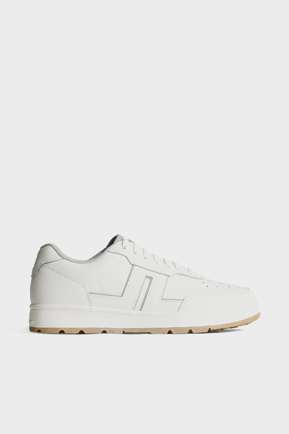 Ace Low-Top Golf Sneaker W / White